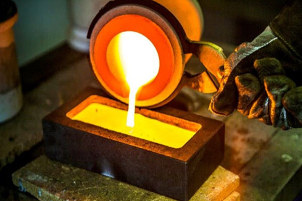 نقش ابزار صحیح در جابه‌جایی بوته